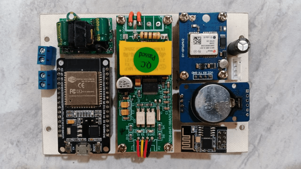 SmartPJU: IoT-Based Public Street Lighting Management System